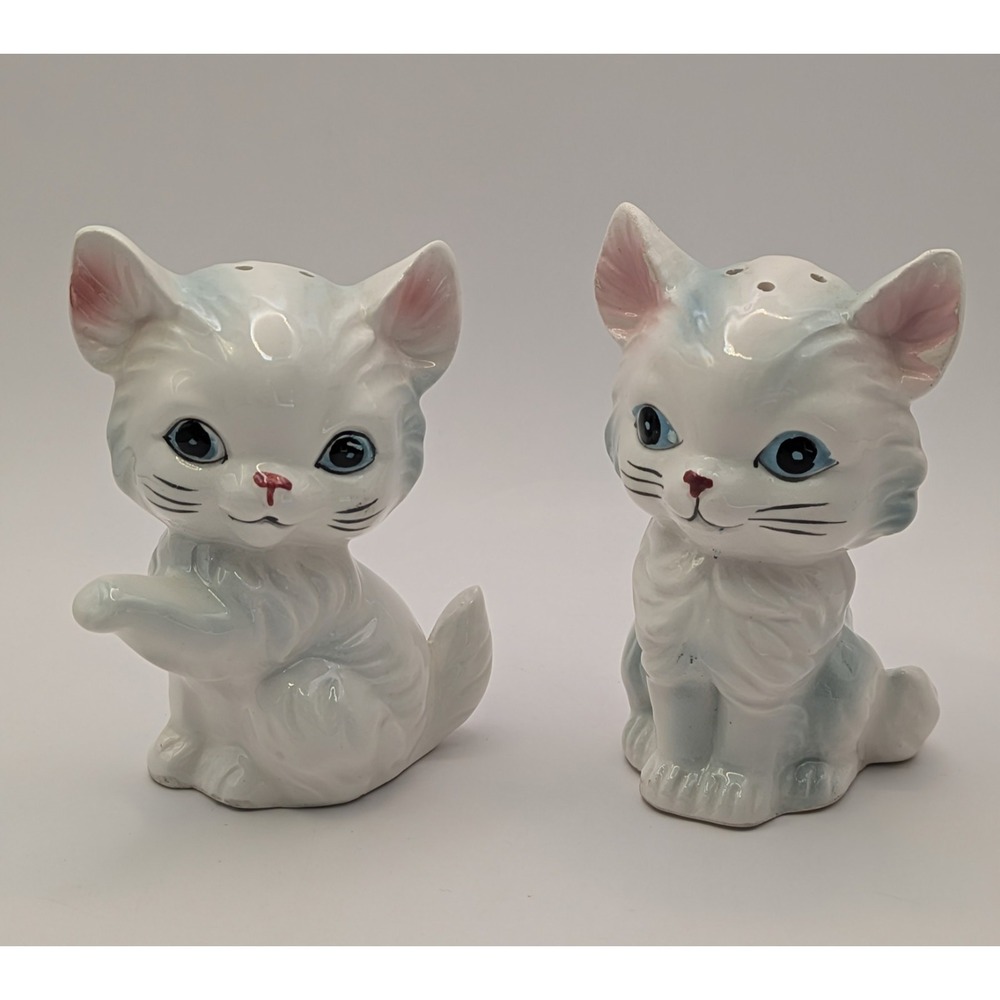 Art Line Japan Cat Salt And Pepper Shakers‎
